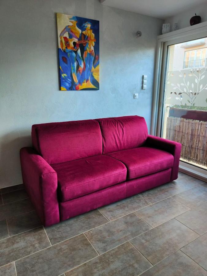 Flat Apartment *